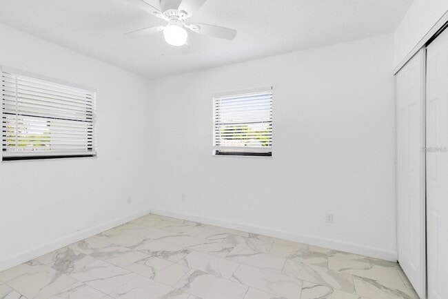 Building Photo - 10625 Bresslyn Blvd