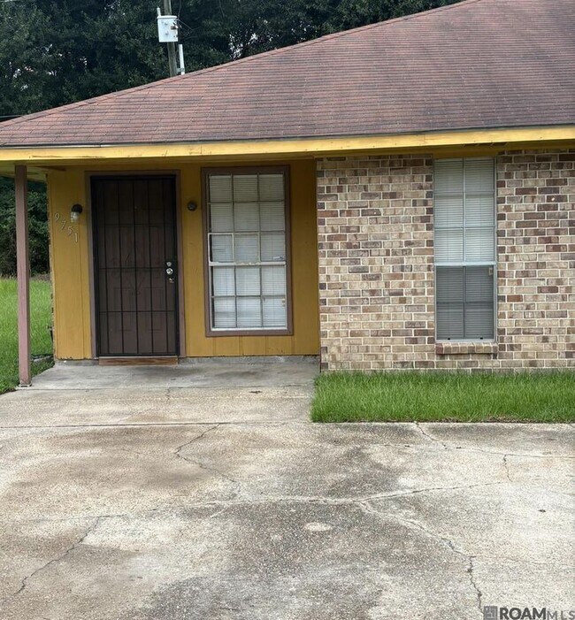 Building Photo - 9751 El Scott Ave