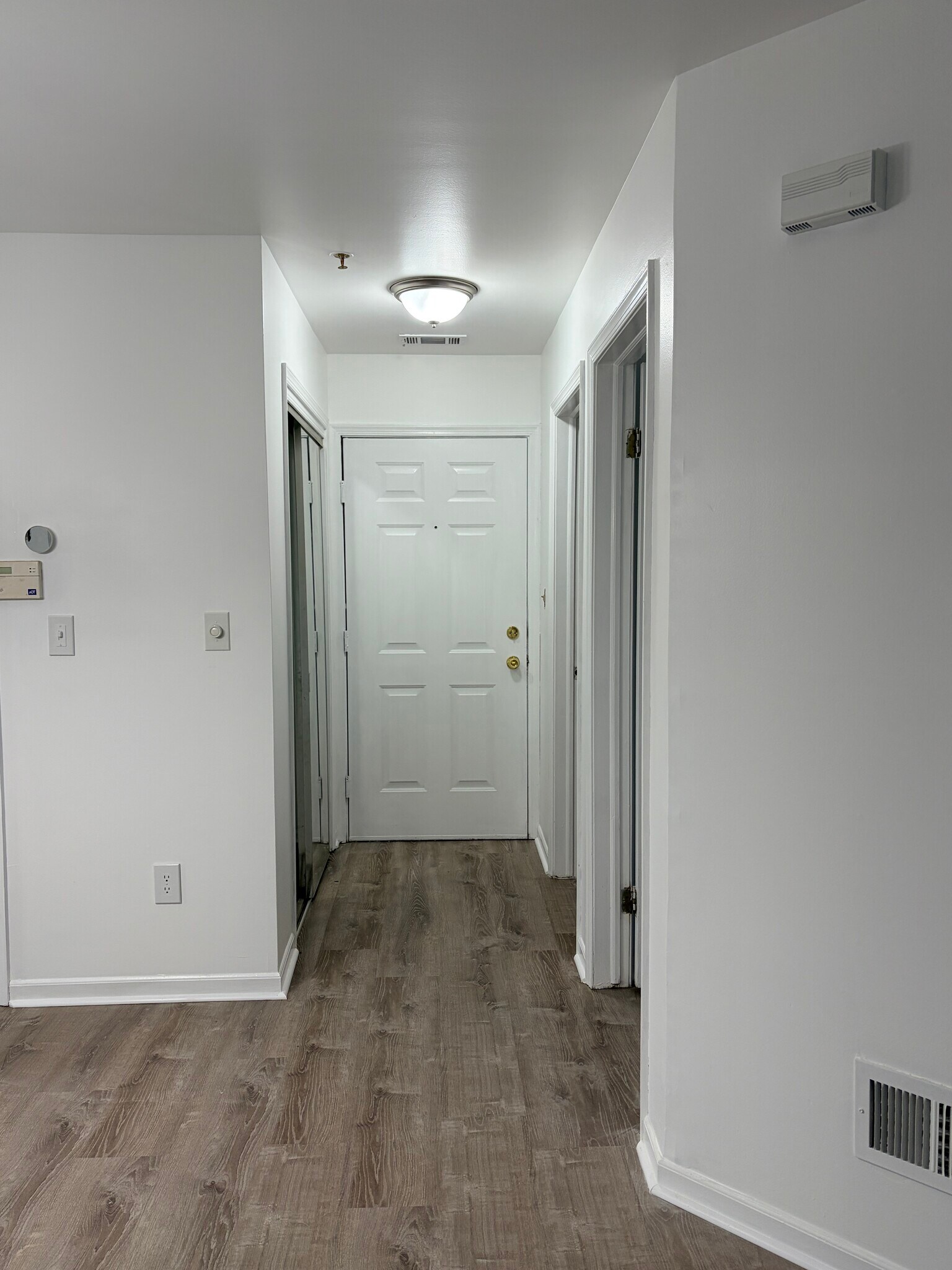 Building Photo - 614 Waterford Dr