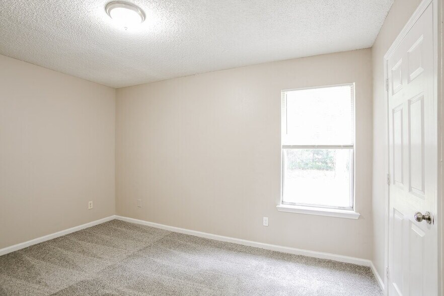 Building Photo - 1529 Spearing St
