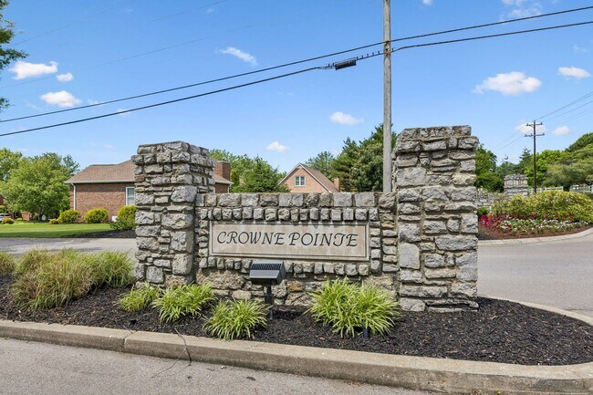 Building Photo - 2601 Danbury Cir