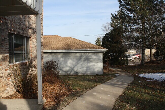 Building Photo - 3508 S 43rd St