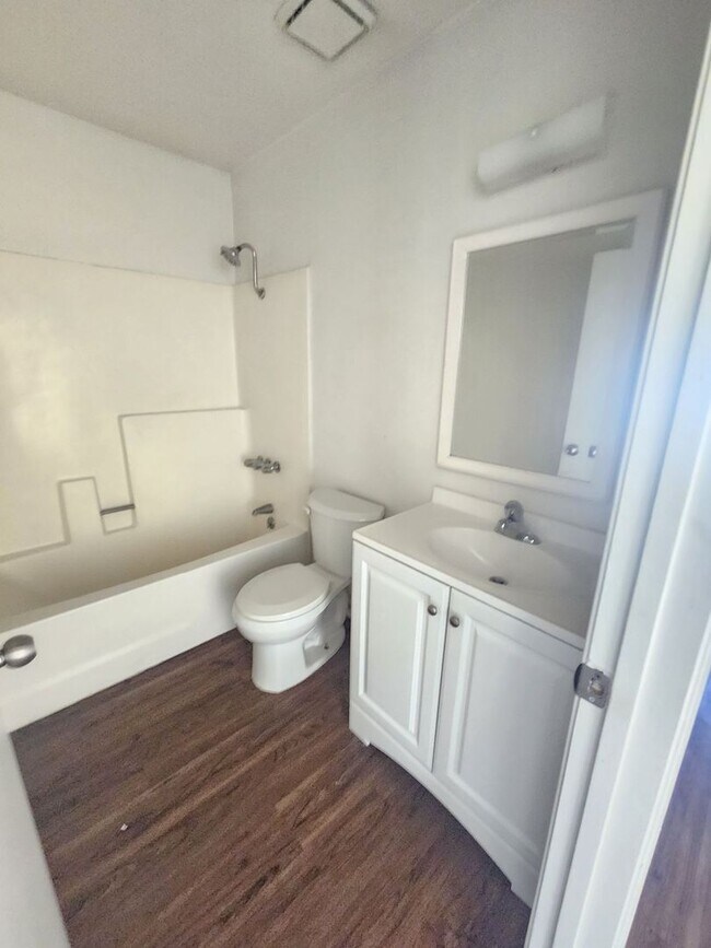 Building Photo - 73502 Sunnyvale Dr