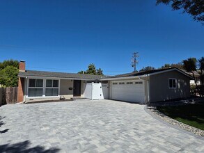 Building Photo - 317 Agnus Dr