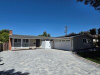 Building Photo - 317 Agnus Dr
