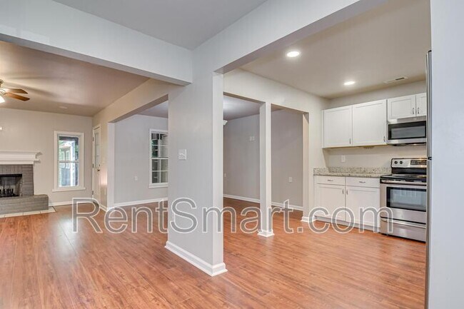Building Photo - 2913 Running Creek Ln