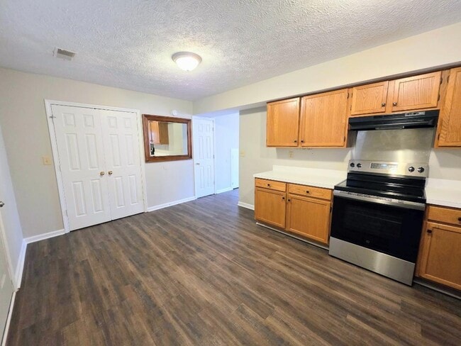 Building Photo - 315 Turfway Dr