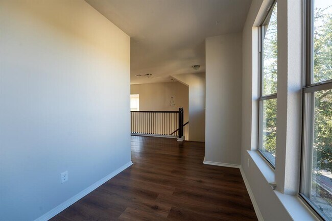 Building Photo - 10125 Milla Cir