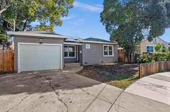 Building Photo - 80 Loma Vista Way