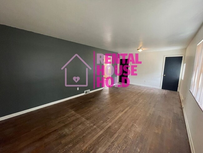 Primary Photo - 15368 Hubbell Ave