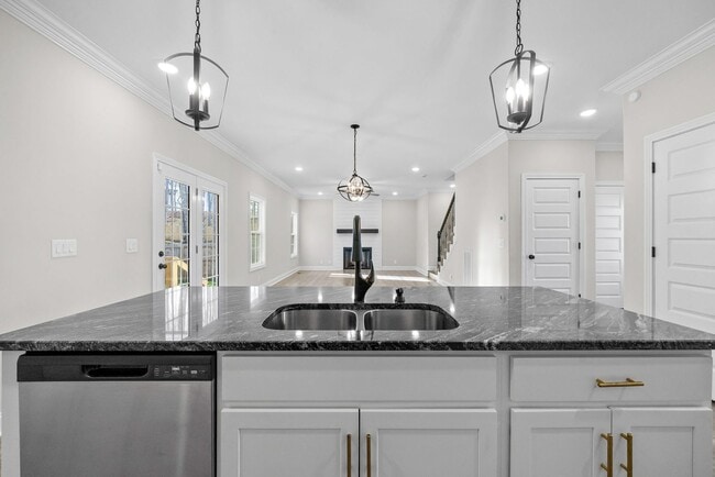 Building Photo - 3 Bedroom 2 1/2 Bath Dog Friendly Home For Rent!