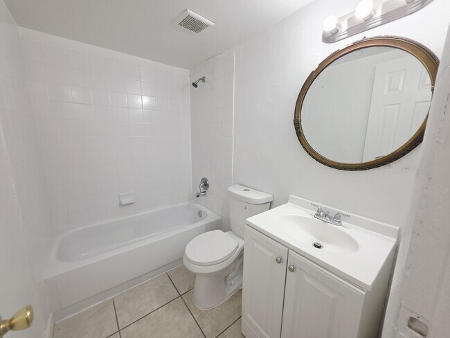 Building Photo - 4160 NW 21st St