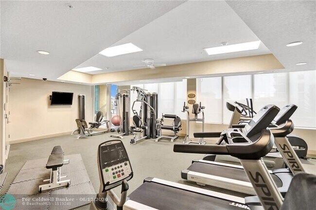 Building Photo - 111 SE 8th Ave