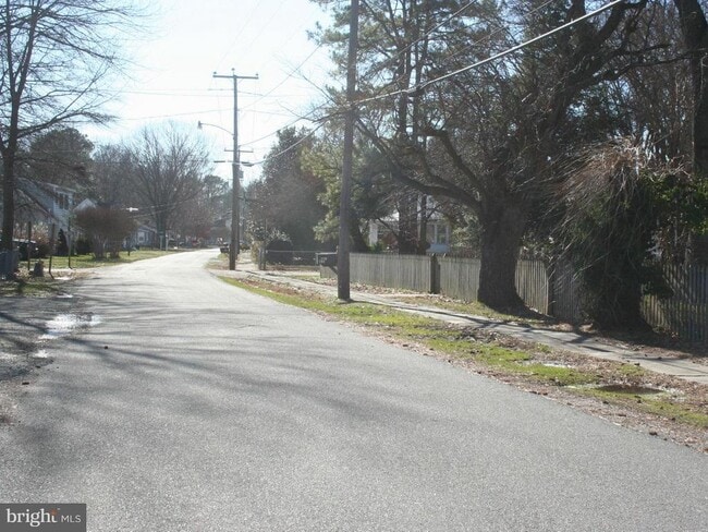 Building Photo - 809 Bancroft Ave