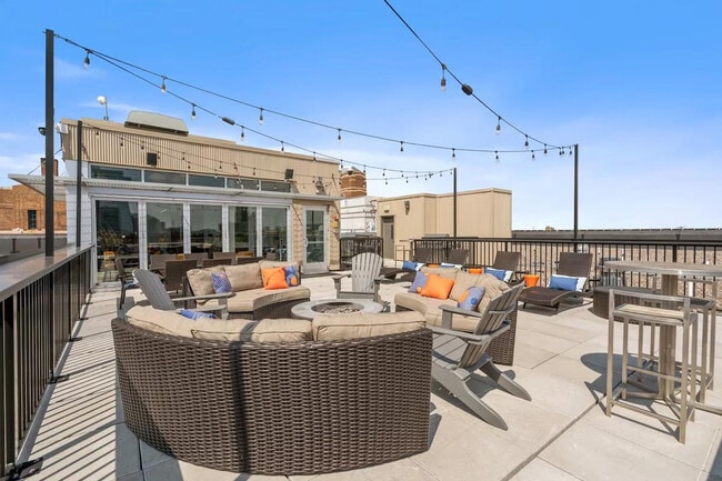 Building Photo - 301 N 7th Ave