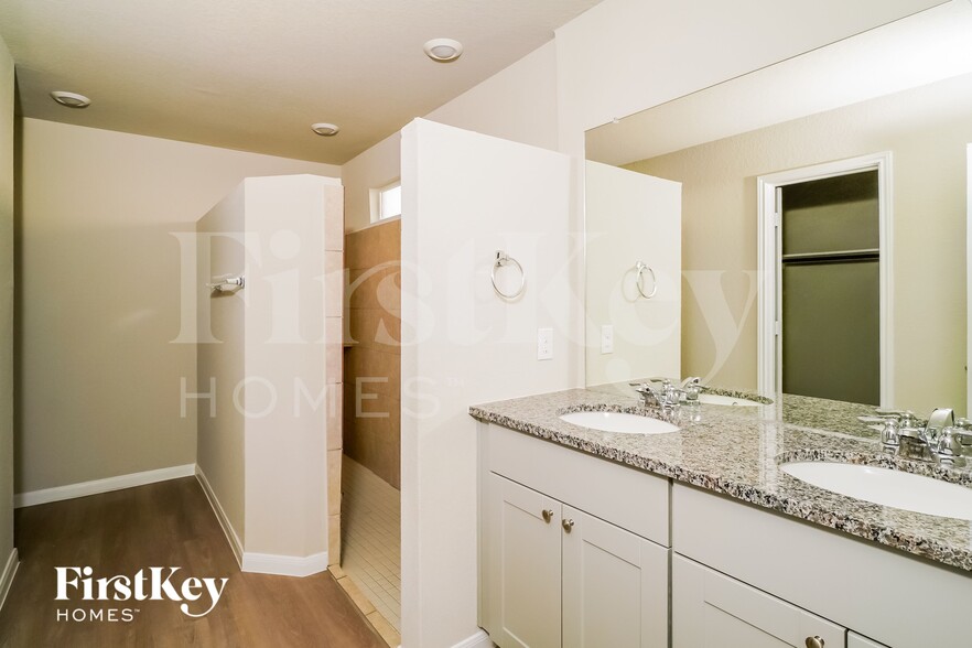 Building Photo - 13010 Thyme Wy