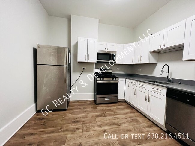 Building Photo - 6401 S Eberhart Ave