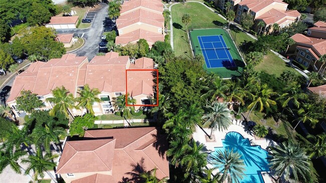 Building Photo - 8000 Nob Hl Rd