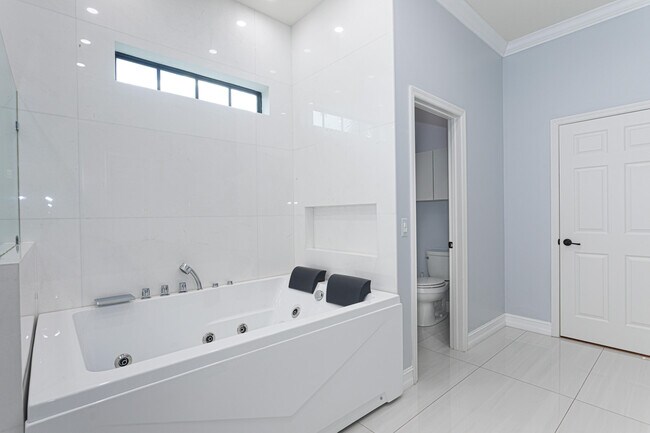 Building Photo - 3352 Siena Cir