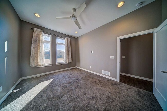 Building Photo - 704 American Pharaoh Dr