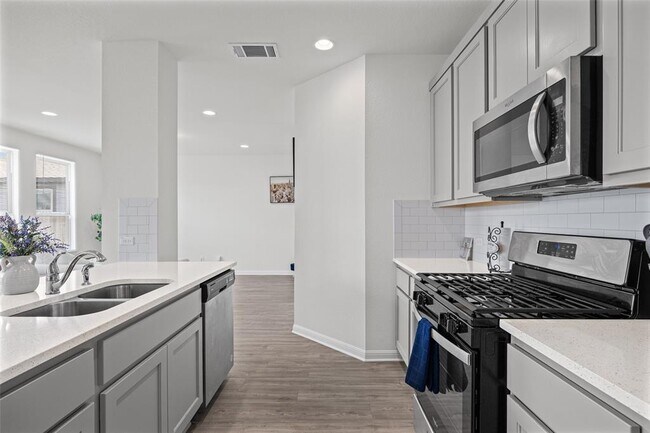 Building Photo - 6915 Tiznow Ln