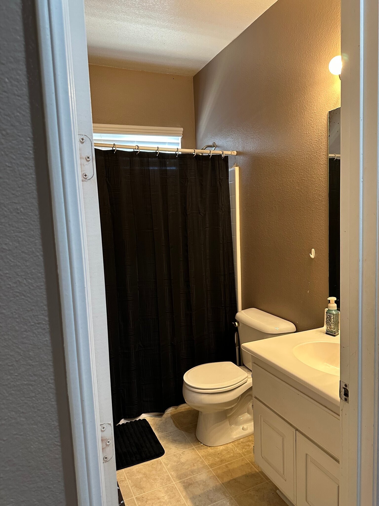 Building Photo - 217 Overleaf Way