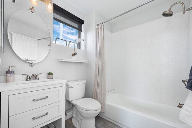 Building Photo - Top Level Condo in the Fire Clay Lofts in ...