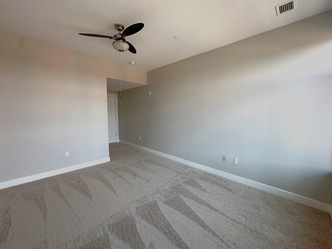 Building Photo - 7220 W Bonfils Pl