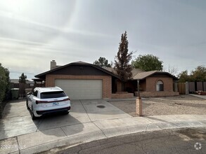 Building Photo - 6509 W Cochise Dr