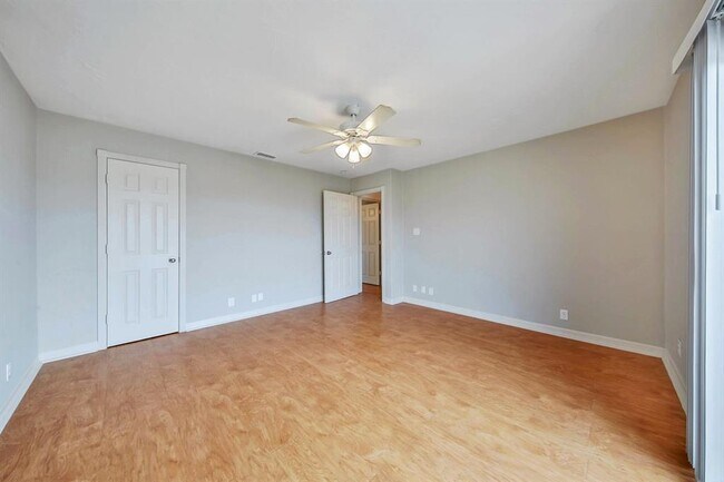 Building Photo - 709 Gale St