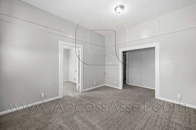 Building Photo - 307 W Sumner Ave