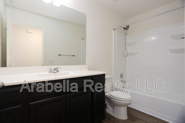 Building Photo - 5105 Hydra