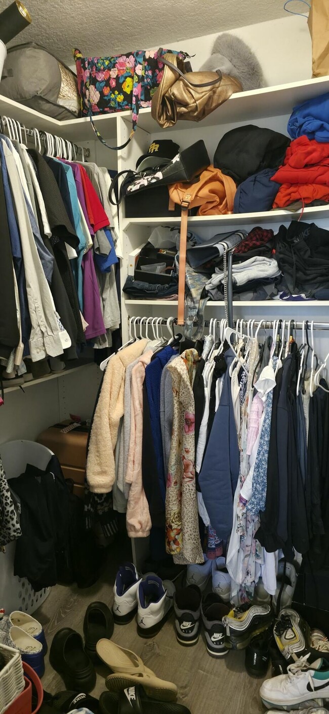 Building Photo - 6091 NW 61st Ave