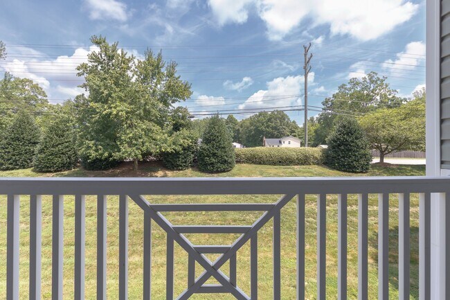 Building Photo - 4702 Pennoak Ln