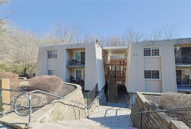 Building Photo - 434 Fox Run Ln