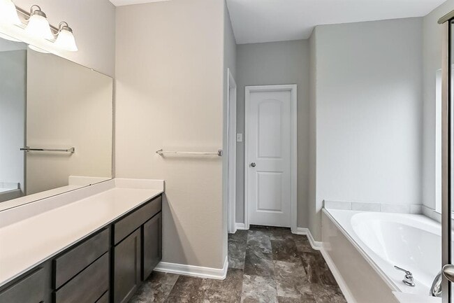 Building Photo - 15319 Kinord Run Dr