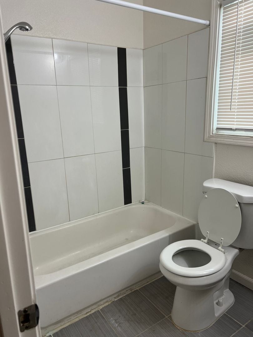 Building Photo - 1298 W Capitol Ave