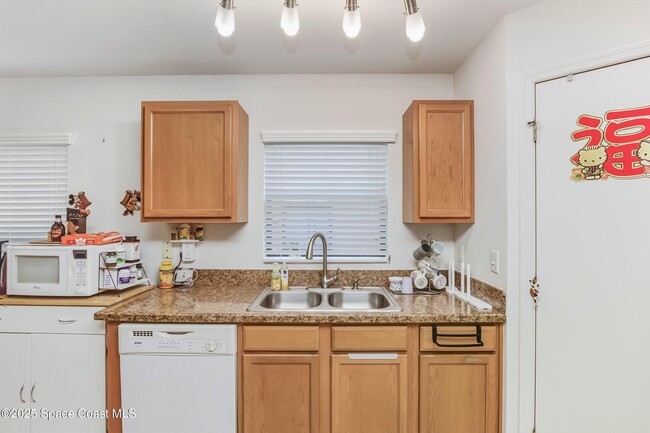 Building Photo - 4300 Millicent Cir