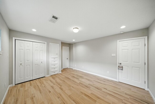 Building Photo - 4003 Mischire Dr