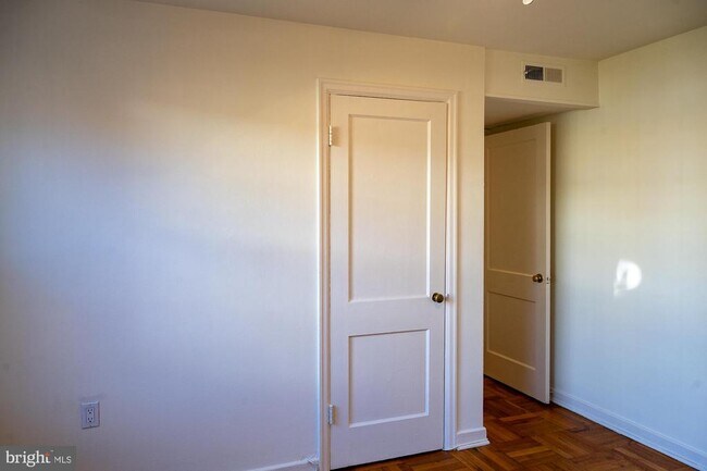 Building Photo - 6612 Wakefield Dr