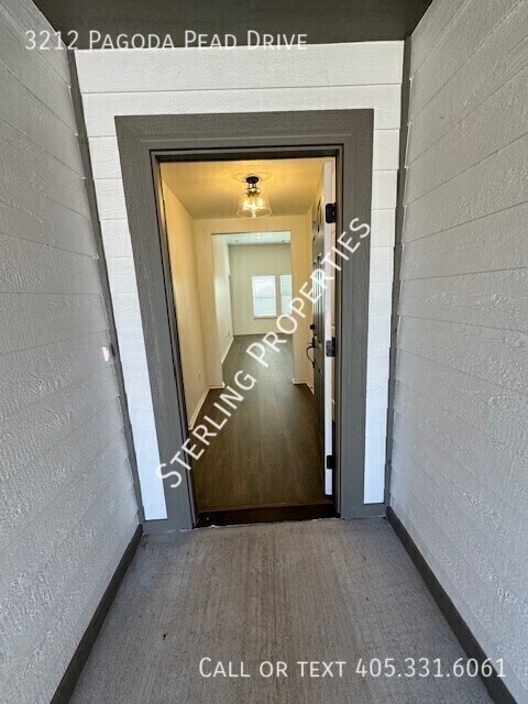 Building Photo - 3212 Pagoda Pead Dr