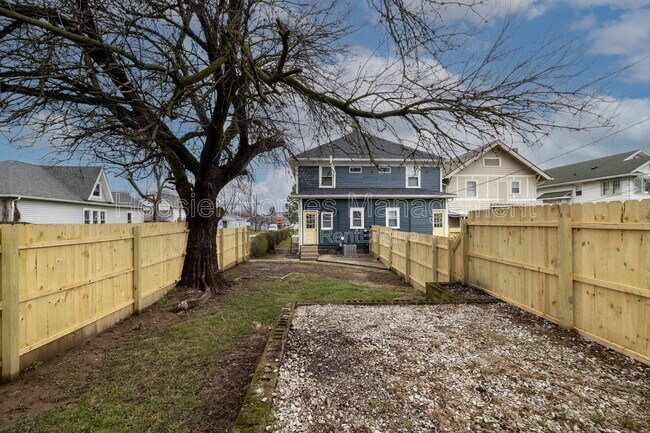 Building Photo - 3850 N Capitol Ave