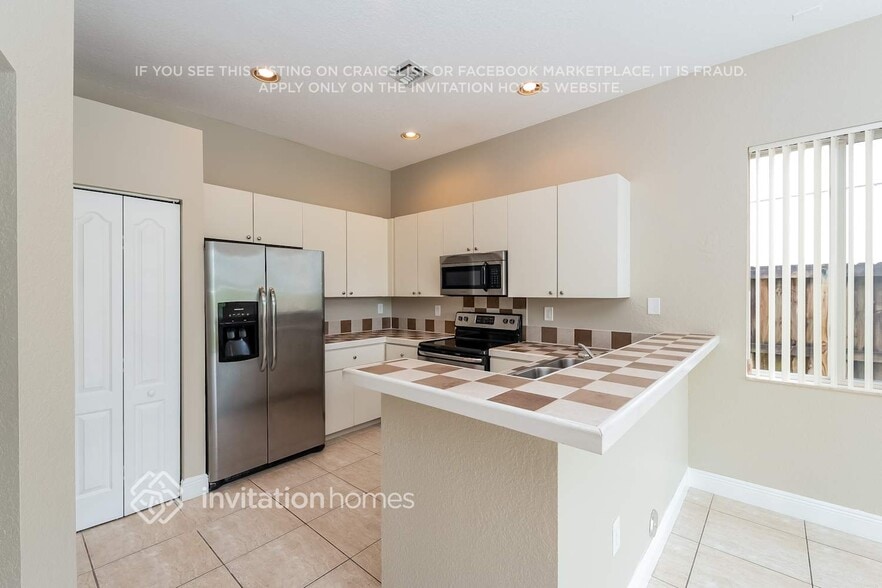 Building Photo - 16362 SW 50th Terrace