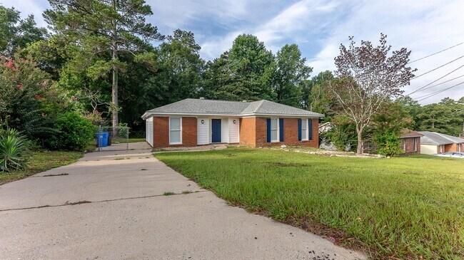 Building Photo - 6806 Cove Cir