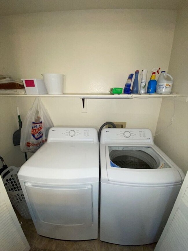 Building Photo - 1 Bedroom Laughlin Condo located in South Bay
