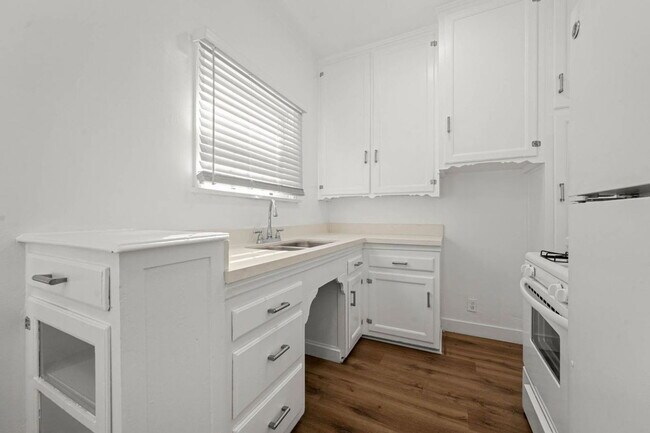 Building Photo - 4172 Leimert Blvd