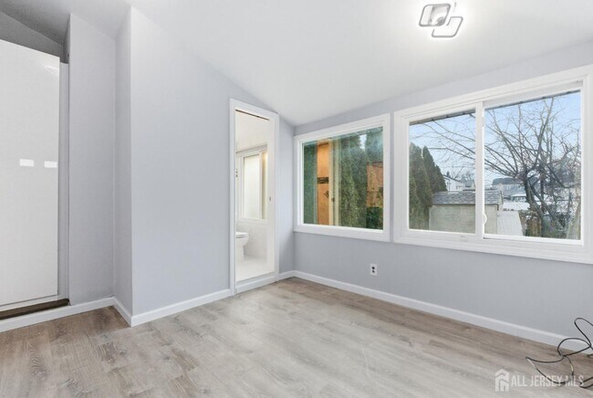 Building Photo - 43 Freeman St