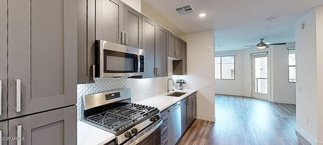 Building Photo - 15501 N Dial Blvd