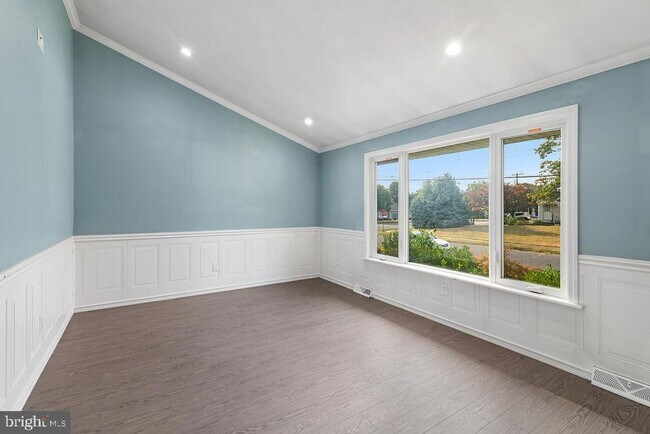 Building Photo - 23 N Sunset Dr