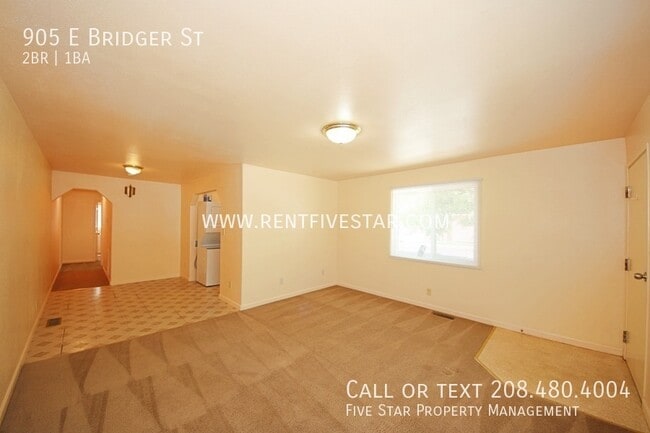 Building Photo - 905 E Bridger St